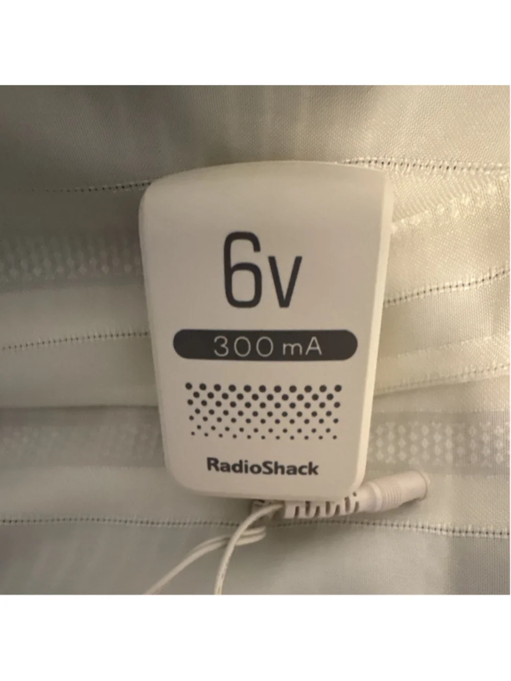 RadioShack AC Adapter Power Supply 6V 300mA White 273-1758 6 Volt Output